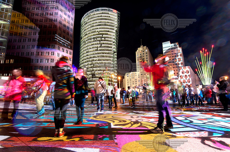 The Festival of Lights on the Potsdamer Platz, the world’s largest illumination festival. Every October Berlin is transformed by an artistically enchanting world full of light art and creative productions.