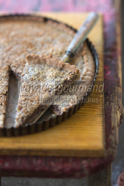 Europe/France/Franche-Comté/25/Doubs/Rochejean: Tarte à la noisette - recette de Norbert, le berger - Auberge La Petite Echelle, Chalet restaurant d'Alpage // France, Doubs, Rochejean: Hazelnut tart - Recipe Norbert, the shepherd - Auberge La Petite Echelle, chalet restaurant