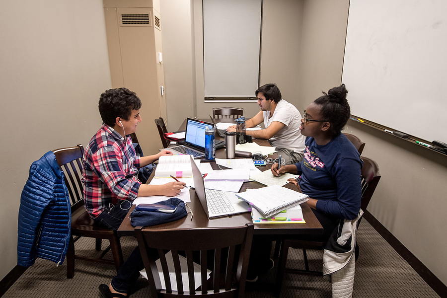 November 30, 2017; Students work in a Dunne Hall study room. (Photo by Matt Cashore/University of Notre Dame)