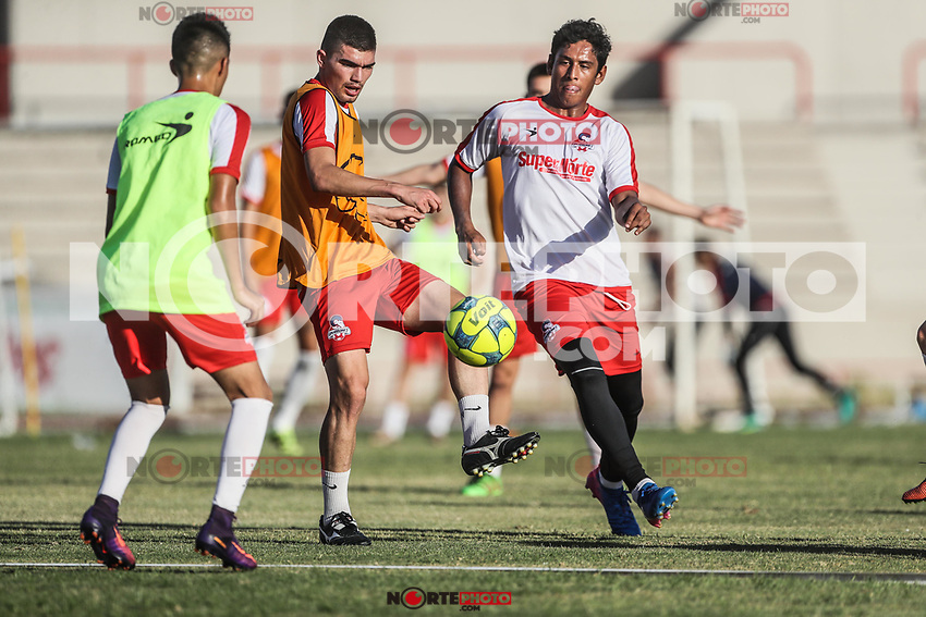 Entrenamiento de Cimarrones de Sonora previo al inicio de la pretemporada del torneo Clausura 2017 de la liga de Ascenso MX. Estadio Heroe de Nacozari. (Foto: Luis Gutierrez /NortePhoto.com)