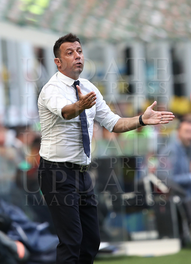 Calcio, Serie A: Inter Milano-Parma, Giuseppe Meazza stadium, September 15, 2018.<br />
Parma's coach Roberto D'Aversa gestures during the Italian Serie A football match between Inter and Parma at Giuseppe Meazza (San Siro) stadium, September 15, 2018.<br />
UPDATE IMAGES PRESS/Isabella Bonotto