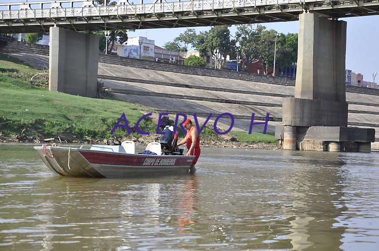 Ponte Sebastião Dantas, passarela Joaquim Macedo e ponte Juscelino Kubitscheck, sobre o Rio Acre, no centro de Rio Branco