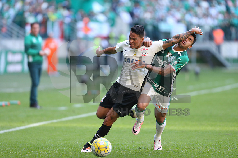 SÃO PAULO,SP, 12.06.2016 - PALMEIRAS-CORINTHIANS - Geovani Agusto do Corinthians durante partida contra Dudu Palmeiras, jogo válido pela sétima rodada do Campeonato Brasileiro 2016, no estádio Allianz Parque em São Paulo, neste domingo, 12. (Foto: Vanessa Carvalho/Brazil Photo Press)