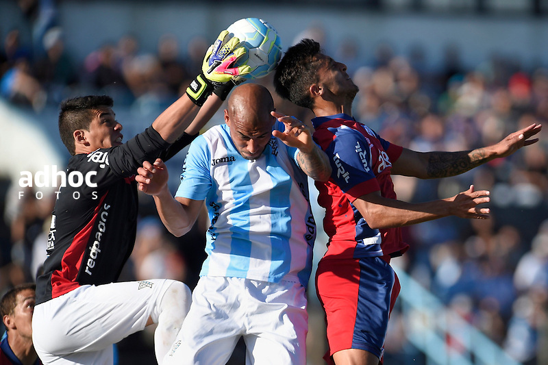 Nicolas Celaya/ URUGUAY/ MONTEVIDEO/ ESTADIO LUIS TROCOLI<br />
En la foto, Cerro vs Nacional por la 11va fecha del Torneo Uruguayo Especial en el estadio Luis Trocoli. Nicolás Celaya /adhocFOTOS<br />
2016 - 12 de noviembre - sabado