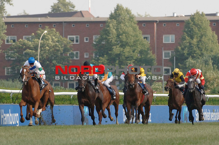 GAL 2006 - Galopprennbahn Hamburg-Horn - 7. Renntag - 23.07.2006<br />
<br />
- BMW 137. Deutsches Derby - Gruppe I - 2.400 m <br />
<br />
- Schiaparelli mit Andrasch Starke (li) im Sattel gewinnt am 23.07.2006 das mit 400.000 EURO dotierte (davon 240.000 EURO fuer den Sieger) BMW 137. Deutsches Derby vor Dickens unter Mirco Demuro (2.v.l.) und vor Oriental Tiger unter Andreas Boschert (3.v.r.)<br />
<br />
<br />
Foto © nordphoto *** Local Caption *** Foto ist honorarpflichtig! zzgl. gesetzl. MwSt.<br />
Belegexemplar erforderlich