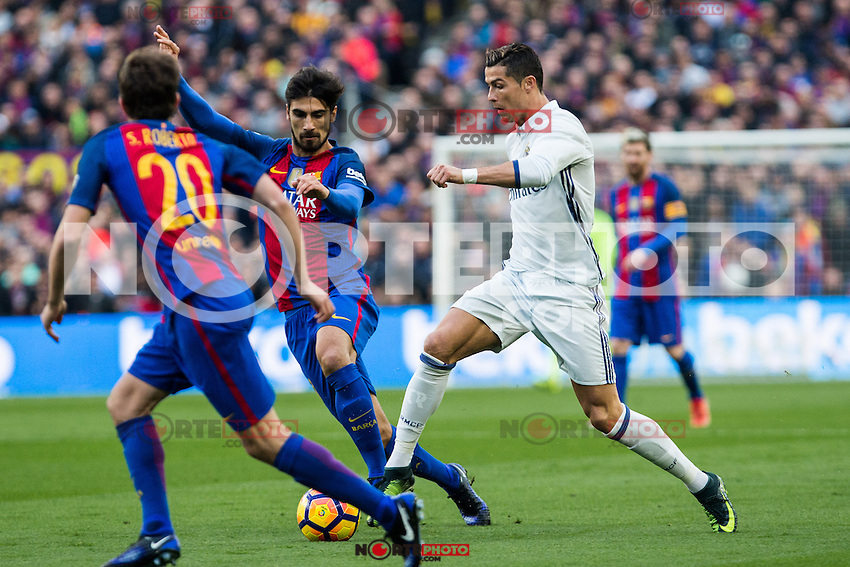 FC Barcelona's Sergi Roberto, Sergio Busquets and Real Madrid's Cristiano Ronaldo during spanish La Liga match between Futbol Club Barcelona and Real Madrid at Camp Nou Stadium in Barcelona , Spain. Decembe r03, 2016. (ALTERPHOTOS/Rodrigo Jimenez) /NORTEPHOTO.COM