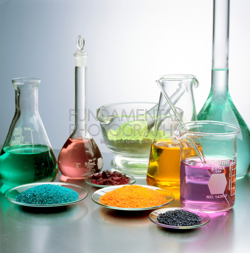 LABGLASS CONTAINING TRANSITION METAL COMPOUNDS<br />
(Variations Available)<br />
Solids & Solutions in Mortar, Flasks & Watchglass<br />
Pyrex and Kimax borosilicate glassware which is in a range of heat- and chemical-resistant glasses prepared by fusing together boron(III) oxide, silicon dioxide, and, usually, a metal oxide.