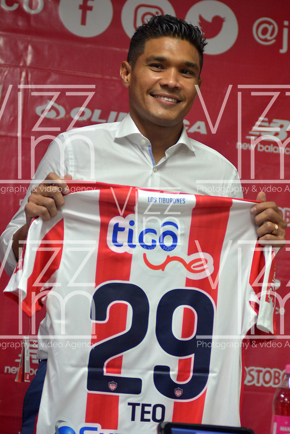 BARRANQUIILLA -COLOMBIA -26-06-2017: Teofilo Gutierrez es presentaado como nuevo jugador del club Atlético Junior hoy, 26 de junio de 2017, en el estadio Metropolitano Roberto Meléndez de la ciudad de Barranquilla. / Teofilo Gutierrez is launched as new player of the club Atletico Junior at Metropolitano Roberto Melendez stadium in Barranquilla city. Photo: VizzorImage/ Alfonso Cervantes /Cont