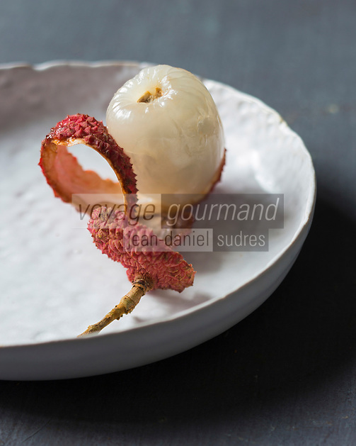 Gastronomie générale, Litchis // Gastronomy, Lychee (Litchi chinensis) - Stylisme : Valérie LHOMME