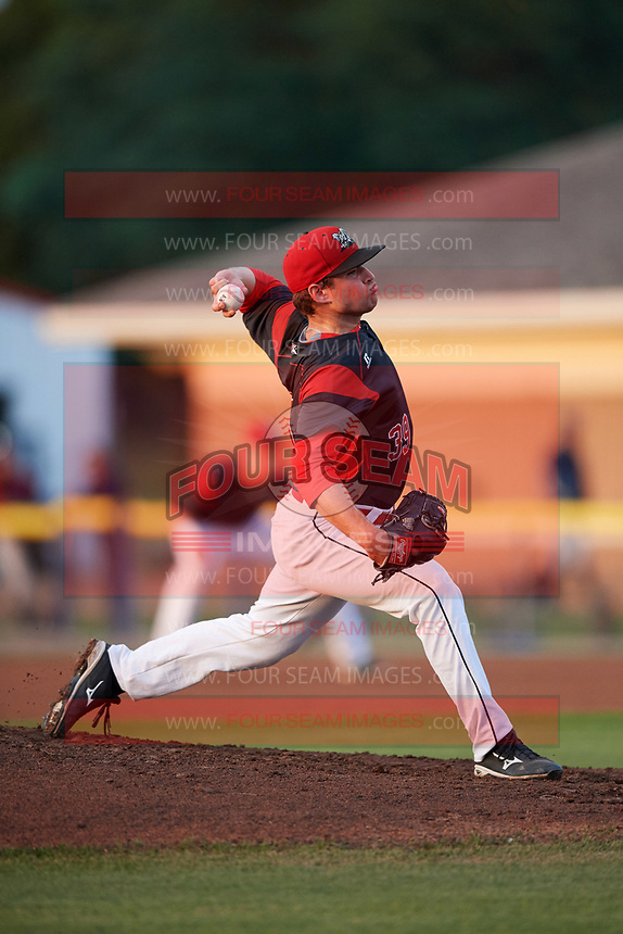 Batavia Muckdogs starting pitcher Sean Guenther (39) delivers a pitch during a game against the Mahoning Valley Scrappers on September 5, 2017 at Dwyer Stadium in Batavia, New York. Mahoning Valley defeated Batavia 4-3. (Mike Janes/Four Seam Images)