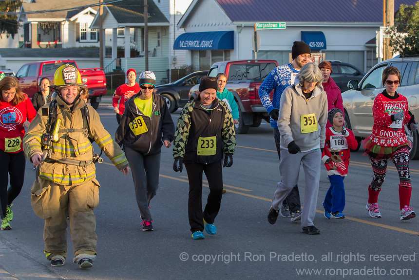 The 2015 Santa's Spirit Sprint December 5, 2015 at Barnesville, OH.