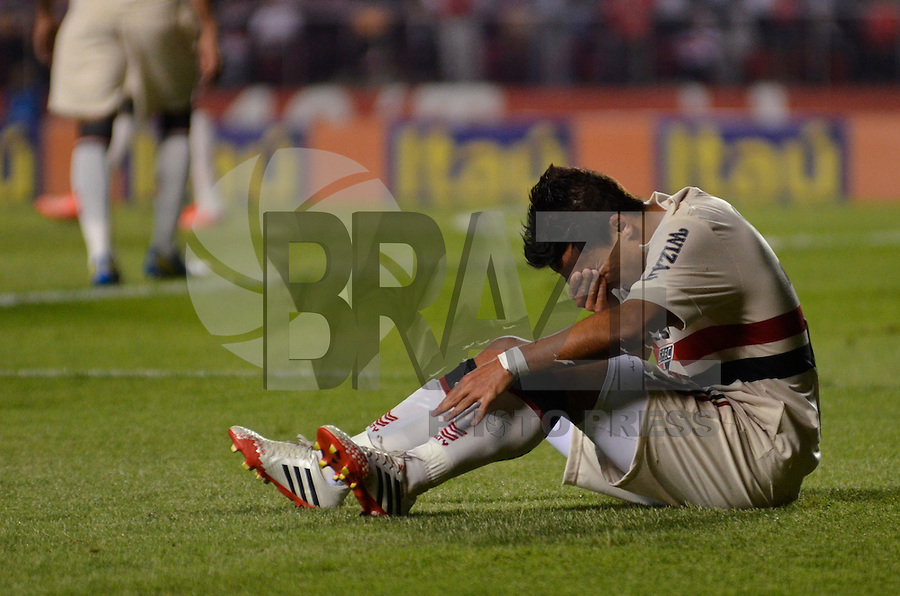 SÃO PAULO, SP, 05 DE SETEMBRO DE 2013 - CAMPEONATO BRASILEIRO - SÃO PAULO x CRICÚMA: Jadson durante partida São Paulo x Criciúma, válida pela 18ª rodada do Campeonato Brasileiro de 2013, disputada no estádio do Morumbi em São Paulo. FOTO: LEVI BIANCO - BRAZIL PHOTO PRESS.