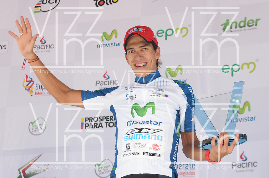 MEDELLÍN -COLOMBIA-21-06-2013. Jonathan Millán, del equipo GW Shimano ganó la décima segunda etapa de la Vuelta a Colombia Supérate 2103 que se cumplió entre las ciudades de Doradal y Medellín con un recorido 174 kilómetros./ Jonathan Millan of GW Shimano team won the 12th stage of Vuelta a Colombia Superate 2013 made between the cities of Doradal and Medellin with a distance of 174 Km. Photo:VizzorImage/Luis Ríos/STR