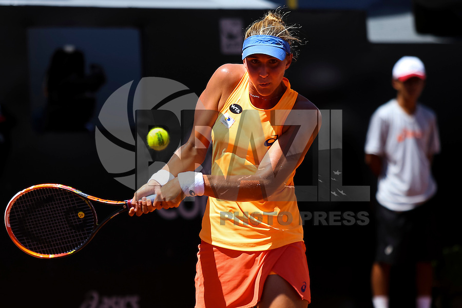 RIO DE JANEIRO, RJ, 19.02.2015 - RIO OPEN 2015 - A tenista brasileira Beatriz Haddad Maia enfrenta a eslovena Polona Hercog, em jogo válido pela segunda rodada do torneio internacional de tênis Rio Open 2015, na manhã desta quinta-feira, 19. O torneio realiza-se de 16 a 22 de fevereiro, no Jockey Club Brasileiro, zona sul da cidade. (Foto: Gustavo Serebrenick / Brazil Photo Press)