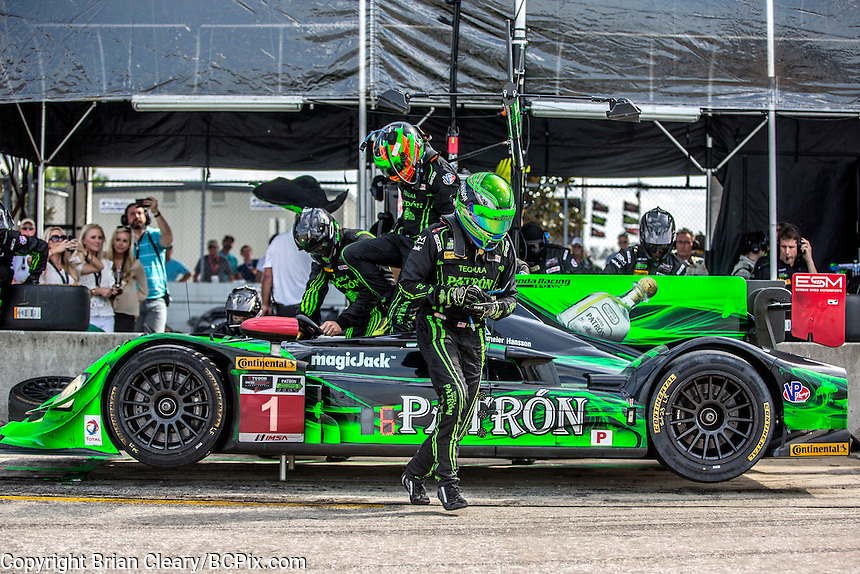 Driver change, #1 HPD ARX-04b 01/Honda , Scott Sharp, David Hansson, Ryan Dalziel 12 Hours of Sebring, Sebring International Raceway, Sebring, FL, March 2015. (Photo by Brian Cleary/ www.bcpix.com )