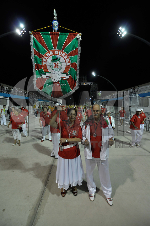 SÃO PAULO, SP, 28 DE JANEIRO DE 2012 - ENSAIO TÉCNICO X-9 PAULISTANA - Ensaio técnico da Escola de Samba X-9 Paulistana na praparação para o Carnaval 2012. O ensaio foi realizado na noite deste sabado no Sambódromo do Anhembi, zona norte da cidade. FOTO: LEVI BIANCO - NEWS FREE