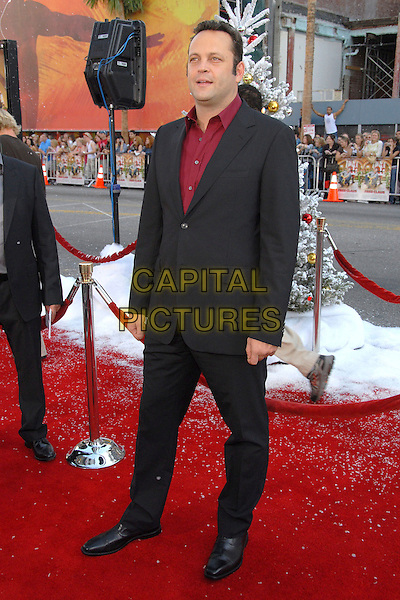 VINCE VAUGHN."Fred Claus" Los Angeles Premiere at Grauman's Chinese Theatre, Hollywood, California, USA, 3 November 2007..full length red shirt black suit Vaughan .CAP/ADM/BP.©Byron Purvis/AdMedia/Capital Pictures.
