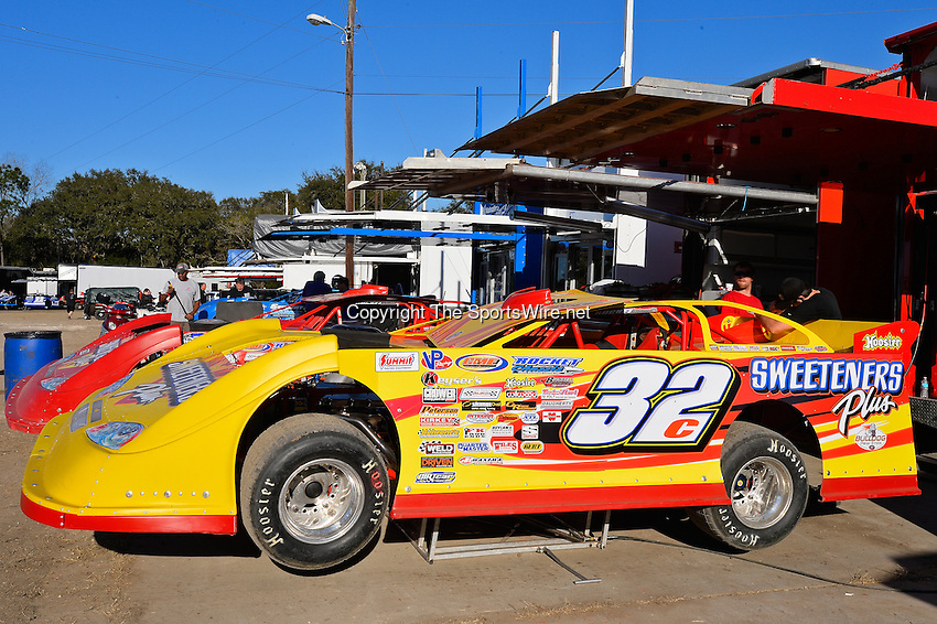 Feb 17, 2014; 4:30:10 PM; Barberville, FL, USA; World of Outlaws Late Model Series for 43rd Annual DIRTcar Nationals presented by Summit Racing Equipment at Volusia Speedway Park. Mandatory Credit: (thesportswire.net)