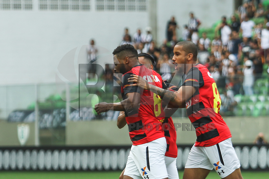 BELO HORIZONTE,MG, 30.09.2018 - ATLETICO-SPORT - Michel Bastos do Sport Recife durante partida contra o Atlético Mineiro em jogo válido pela vigésima sétima rodada do Campeonato Brasileiro 2018, na Arena Independência, em Belo Horizonte, neste domingo, 30. (Foto: Doug Patricio/Brazil Photo Press)