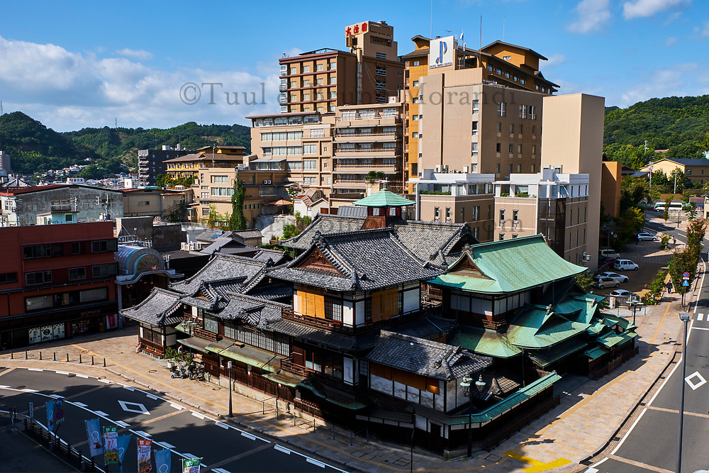 Japon, île de Shikoku, prefecture de Ehime, Matsuyama, Dogo Onsen, grand établissement de bains publics // Japan, Shikoku island, Ehime region, Matsuyama, Dogo Onsen, old spa