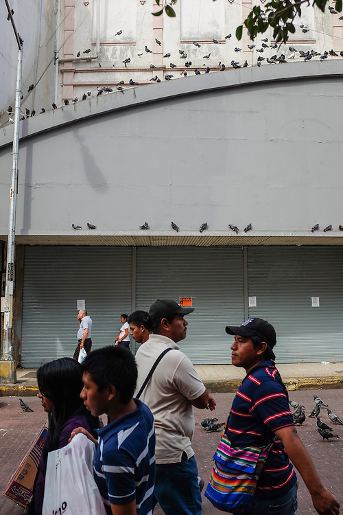 AVENIDA CENTRAL <br />
Photography by Aaron Sosa<br />
Panama City, Panama 2015<br />
(Copyright © Aaron Sosa)