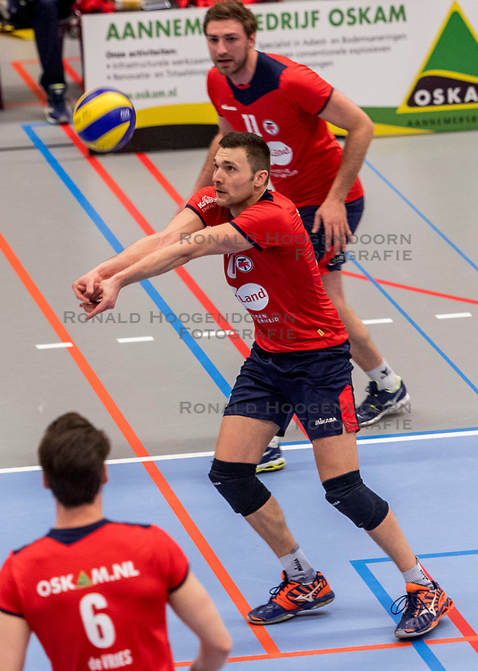 31-03-2018 NED: SV Land Taurus - Seesing Personeel Orion, Houten<br />
Taurus verliest met 3-1 / Tom van den Boogaard #10