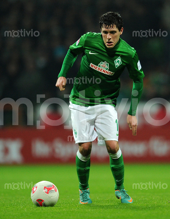 FUSSBALL 1. BUNDESLIGA SAISON 2012/2013 14. Spieltag SV Werder Bremen - Bayer 04 Leverkusen 28.11.2012 Zlatko Junuzovic (SV Werder Bremen) Einzelaktion am Ball