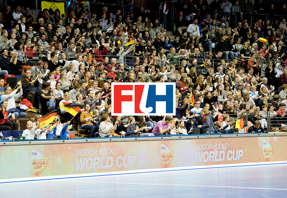 BERLIN - Indoor Hockey World Cup<br />
SF1 Germany - Iran<br />
foto: Line Up <br />
WORLDSPORTPICS COPYRIGHT FRANK UIJLENBROEK