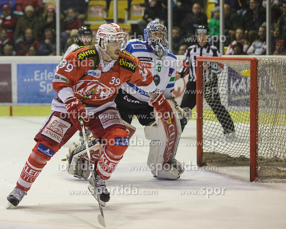 06.12.2015, Stadthalle, Klagenfurt, AUT, EBEL, EC KAC vs HDD TELEMACH Olimpija Ljubljana, 28. Runde, im Bild Jean-François Jacques (EC KAC, #39), Oliver Roy (HDD TELEMACH Olimpija Ljubljana, #35) // during the Erste Bank Eishockey League 28th round match match betweeen EC KAC and HDD TELEMACH Olimpija Ljubljana at the City Hall in Klagenfurt, Austria on 2015/12/06. EXPA Pictures © 2015, PhotoCredit: EXPA/ Gert Steinthaler