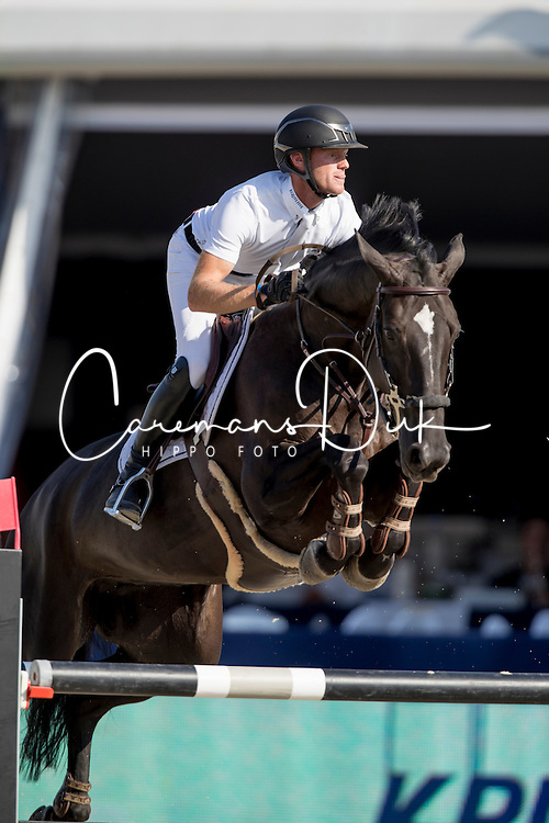 Bruynseels Niels, (BEL), Gancia de Muze<br />
Belgisch Kampioenschap Springen - Lanaken 2016<br />
© Hippo Foto - Dirk Caremans<br />
14/09/16