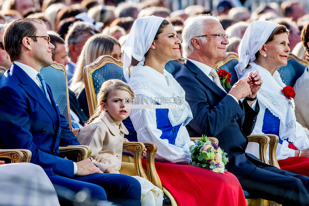 14-7-2017 BORGHOLM - Crown Princess Victoria's birthday<br />
Attendance at Victoria Day during the concert at Borgholm celebrations of Crown Princess Victoria's 40th birthday, Borgholm, Sweden 14 July 2017. <br />
The King Carl Gustav , The Queen Sofia , The Crown Princess Victoria , Prince Daniel, Prince Carl Philip, Princess Sofia, Princess Madeleine, Christopher O'Neill princess Estelle COPYRIGHT ROBIN UTRECHT <br />
<br />
14-7-2017 BORGHOLM - Kroonprinses 40 ste Victoria's verjaardag<br />
Bijwonen bij Victoria Day tijdens het concert op Borgholm viering van de 40ste verjaardag van de prinses Victoria, Borgholm, Zweden 14 juli 2017.<br />
De Koning Carl Gustav, De Koningin Sofia, De Kroonprinses Victoria, Prins Daniel, Prins Carl Philip, Prinses Sofia, Prinses Madeleine, Christopher O'Neill Prinses Estelle COPYRIGHT ROBIN UTRECHT