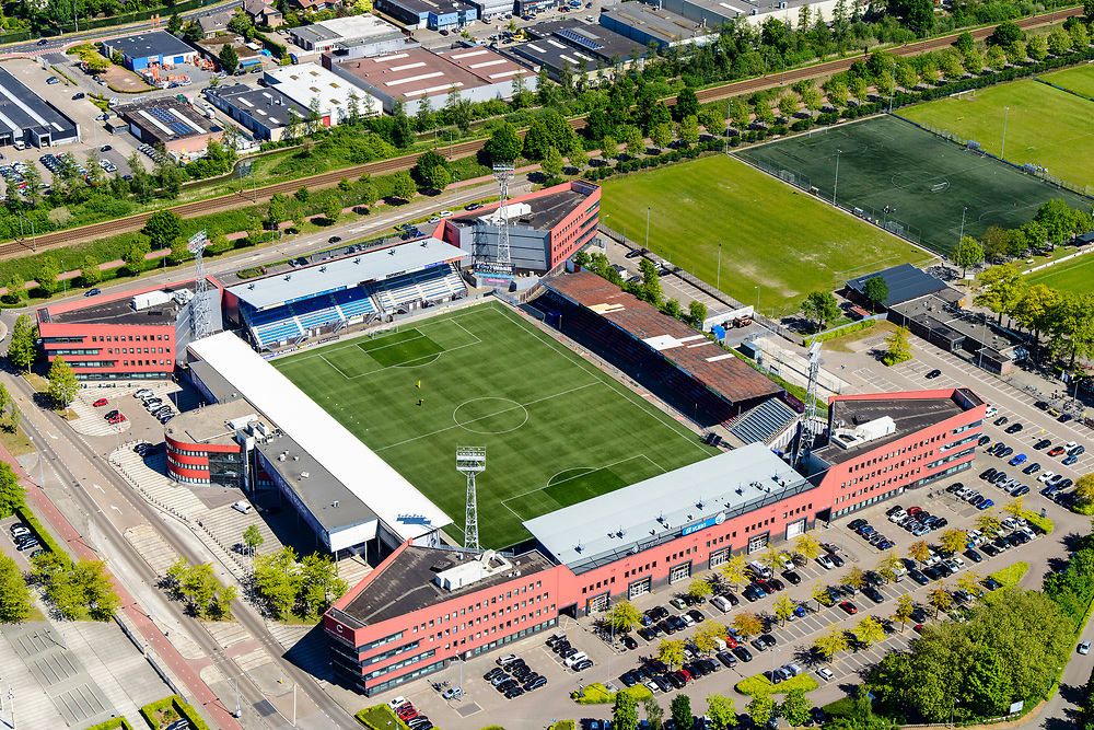 Nederland, Noord-Brabant, Den Bosch, 13-05-2019; Stadion FC Den Bosch, De Vliert, officieel Timmermans Infra Stadion De Vliert. Gelegen op multisportcomplex Sportiom. <br />
FC Den Bosch stadium, De Vliert.<br />
<br />
aerial photo (additional fee required); luchtfoto (toeslag op standard tarieven); copyright foto/photo Siebe Swart