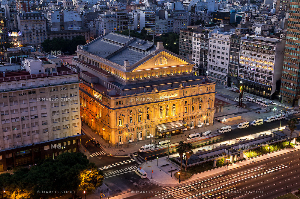 TEATRO COLON Y EDIFICIOS DE LA CIUDAD DE BUENOS AIRES DESDE EL HOTEL PANAMERICANO, ARGENTINA (PHOTO © MARCO GUOLI - ALL RIGHTS RESERVED)