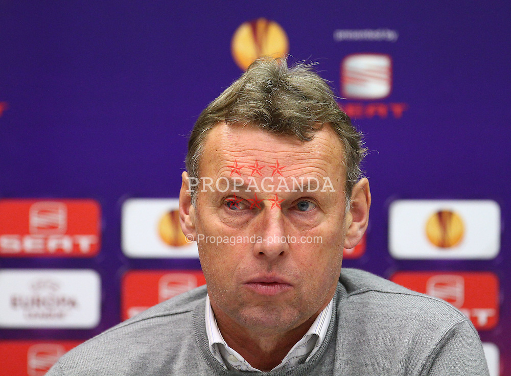 14.12.2011, Generali Arena, Wien, AUT, UEFA EL, Gruppe G, FK Austria Wien (AUT) vs Malmoe FF (SWE), im Bild Karl Daxbacher, (FK Austria Wien, Headcoach) bei der Pressekonferenz // during the press conference of UEFA Europa League, Group F, between FK Austria Wien (AUT) and Malmoe FF (SWE) at Generali Arena, Wien, Austria on 14/12/2011. EXPA Pictures © 2011, PhotoCredit: EXPA/ T. Haumer