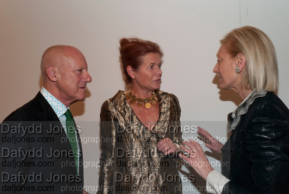 LORD FOSTER; LADY FOSTER, Gerhard Richter: Panorama. Tate Modern. London. 4 October 2011. <br />
<br />
, -DO NOT ARCHIVE-© Copyright Photograph by Dafydd Jones. 248 Clapham Rd. London SW9 0PZ. Tel 0207 820 0771. www.dafjones.com.
