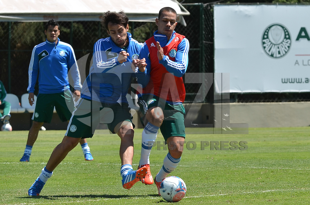 SÃO PAULO, SP, 27 DE SETEMBRO DE 2013 - TREINO PALMEIRAS - O jogador do Palmeiras, Valdivia durante treino no CT da Barra Funda, região leste da capital, na manhã desta sexta feira, 27. FOTO: ALEXANDRE MOREIRA / BRAZIL PHOTO PRESS