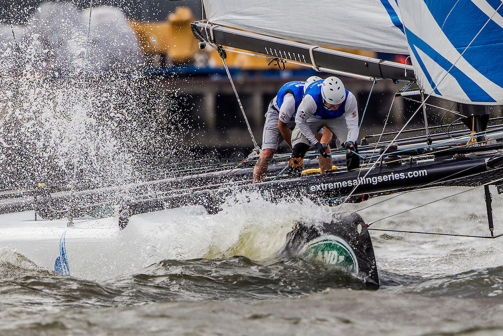 2015 Extreme Sailing Series - Act 5 - Hamburg.<br />
Gazprom Team Russia skippered by Phil Robertson (NZL) and crewed by Igor Lisovenko (RUS), Garth Ellingham (NZL), Alexander Bozhko (RUS) and Aleksey Kulakov (RUS).<br />
Credit Jesus Renado.