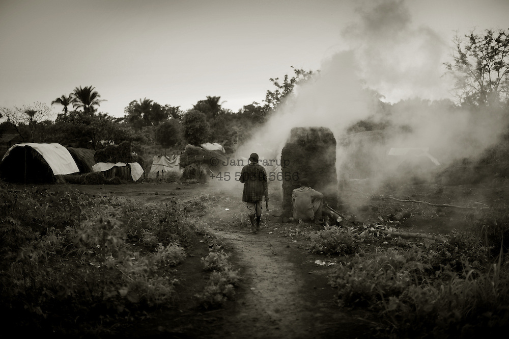 An IDP camp in the village of Zemio - due to fighting between LRA ( lord´s resistance army) and goverment soldiers, several thousand of people fleed into the village for minmal protection.The central African rep. has some of the world’s worst child welfare indicators. The infant mortality rate is 112, and out of 1,000 children born in CAR, 171 will die before reaching the age of five. The five main child killers in CAR are malaria, diarrhoea, acute respiratory infections, malnutrition and measles – all preventable diseases. The Accelerated Child Survival and Development Strategy UNICEF is implementing aims to reach every newborn and child in every district with a set of priority interventions. Evidence shows that there are a number of known and affordable interventions that if implemented fully could prevent 63 per cent of current childhood mortality.