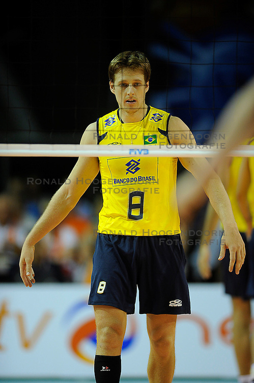 26-06-2010 VOLLEYBAL: WLV NEDERLAND - BRAZILIE: ROTTERDAM<br />
Nederland verliest met 3-1 van Brazilie / Murilo<br />
©2010-WWW.FOTOHOOGENDOORN.NL