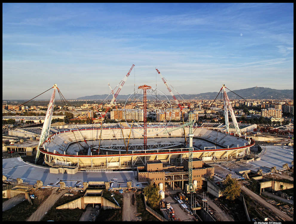 Torino, il cantiere del nuovo stadio della Juventus da 41 mila spettatori che sta sorgendo sulle macerie del Delle Alpi, fotografato il 19 ottobre 2010