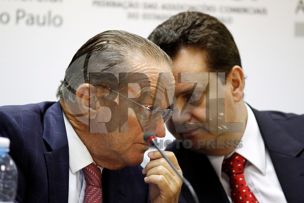 SAO PAULO, SP, 05 DE MARCO 2012 - PALESTRA GOVERNADOR DE PERNAMBUCO EDUARDO CAMPOS - O ex-governador de Santa Catarina Jorge Bornhausen (E) e o prefeito de Sao Paulo Gilberto Kassab, durante palestra do Governador do Estado de Pernambuco, Eduardo Campos, na reunião conjunta dos Conselhos Político e Social e de Economia da Associação Comercial de São Paulo no Edifício Sede da Associação Comercial de São Paulo - ACSP, na regiao central da capital paulista na manha desta segunda-feira, 05. (FOTO: WILLIAM VOLCOV / BRAZIL PHOTO PRESS).