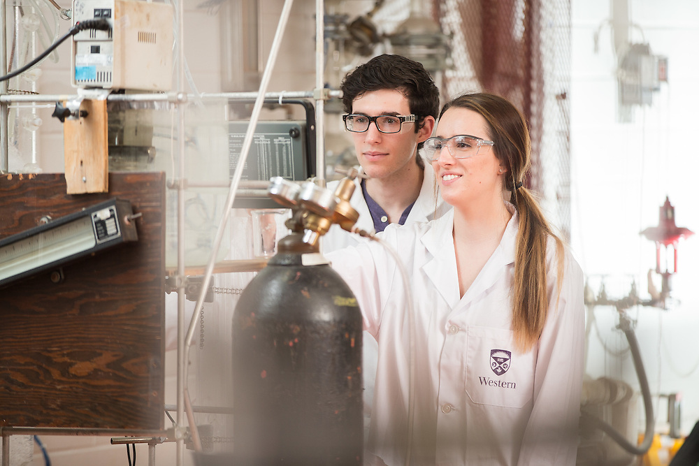 Western Engineering students on campus in London Ontario, Tuesday, March 22, 2016.<br />
Western University/ Geoff Robins
