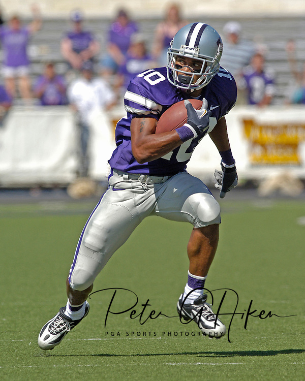 Kansas State wide reciever Jermaine Moreira rushes up field for a 44-yard touchdown in the fourth quarter against Marshall, at Bill Snyder Family Stadium in Manhattan, Kansas, September 16, 2006. The Wildcats beat the Thundering Herd 23-7.