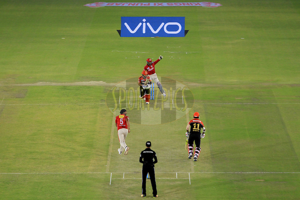 Kings XI Punjab and the Royal Challengers players in action during match 39 of the Vivo Indian Premier League ( IPL ) 2016 between the Kings XI Punjab and the Royal Challengers Bangalore held at the IS Bindra Stadium, Mohali, India on the 9th May 2016<br />
<br />
Photo by Arjun Singh / IPL/ SPORTZPICS