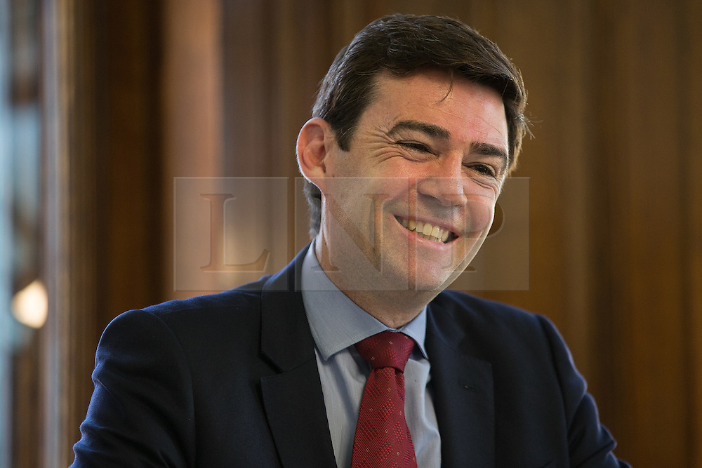 © Licensed to London News Pictures . 09/06/2016 . Manchester , UK . ANDY BURNHAM MP for Leigh and candidate for Labour's campaign for Greater Manchester Mayor , delivers a speech on the EU referendum and security , at the Greater Manchester Chamber of Commerce at Elliot House in central Manchester . Photo credit : Joel Goodman/LNP
